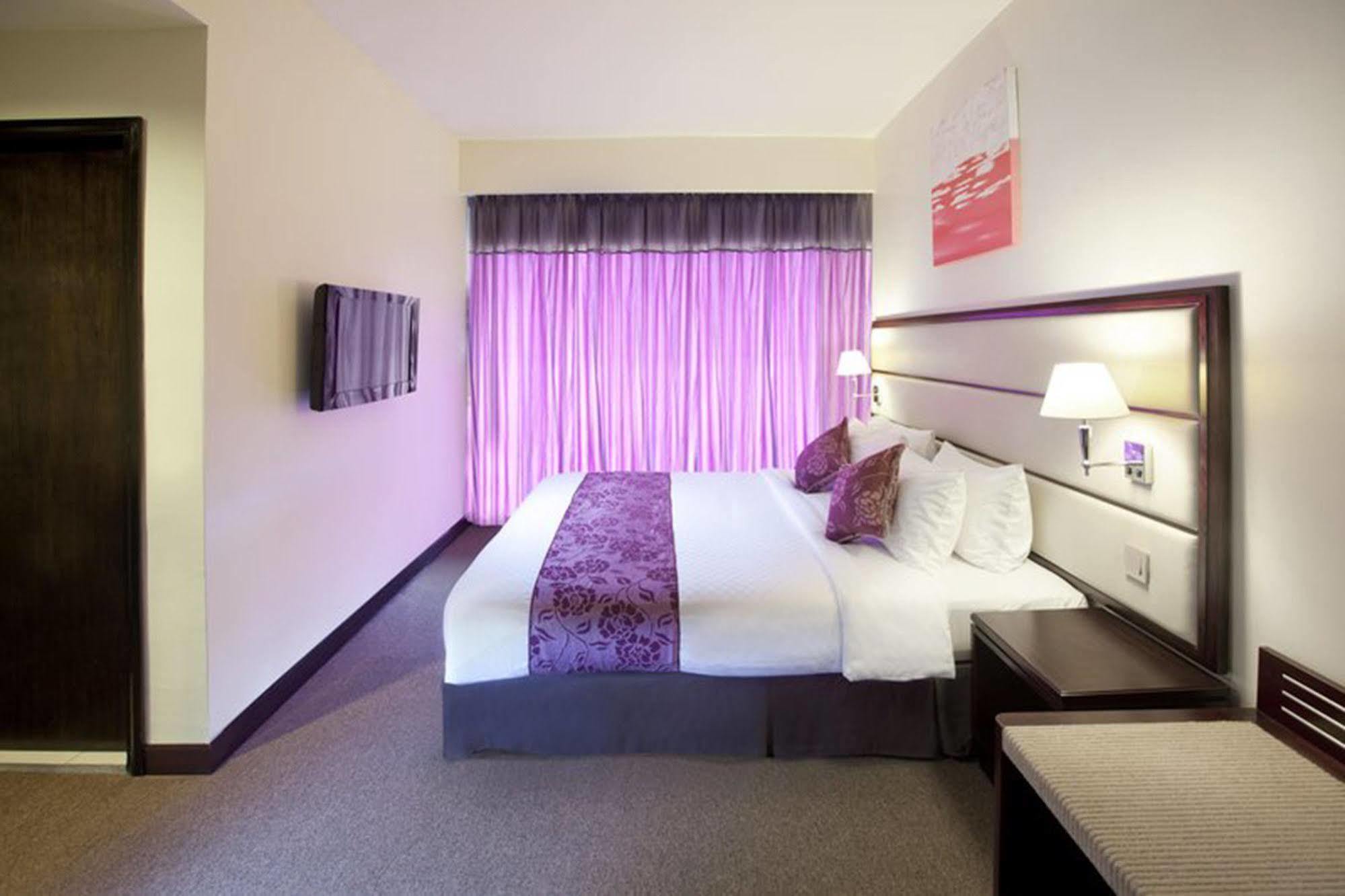 Silka Johor Bahru Hotel Exterior foto